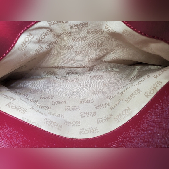 MICHAEL KORS LARGE EMMY DOME CROSSBODY SHOULDER BAG MULBERRY EUC - Picture 6 of 11